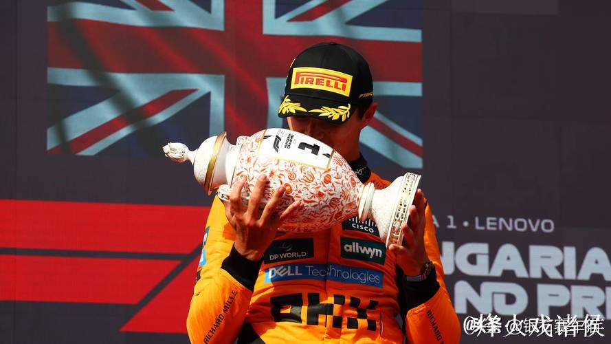 诺里斯连超劳森和斯特罗尔